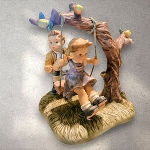 GOEBEL STUDIO HUMMEL FIGURINE